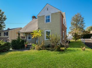 712 N York Rd, Willow Grove, PA 19090