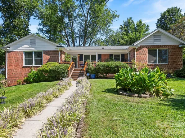 101 Castlerock Dr, Asheville, NC 28806