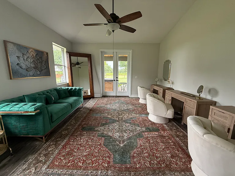 can be converted to master bedroom