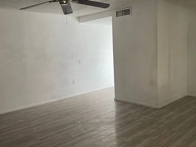 1395 N Pennsylvania Ave — Photo 12