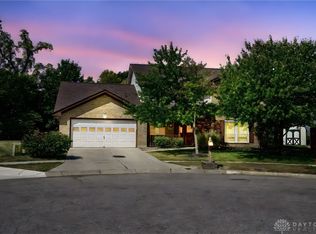 8930 Century Cir, Huber Heights, OH 45424