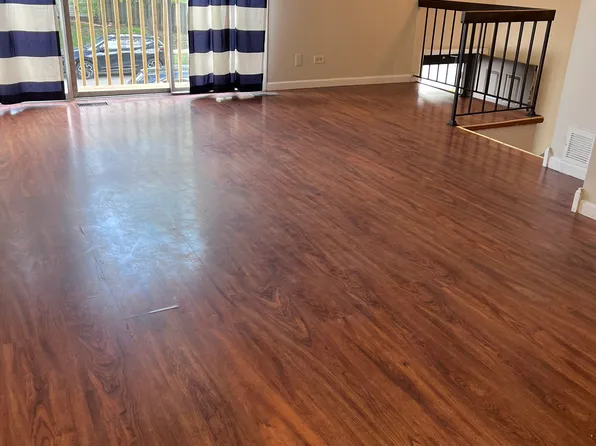 454 Seneca Ln, Bolingbrook, IL 60440