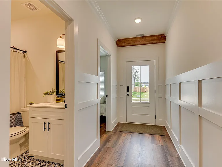 2049 Warbler Dr — Photo 5