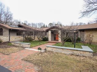 8228 N Pelican Ln, River Hills, WI 53217