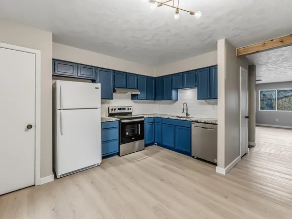 2521 Crosstimbers St #2, Huntsville, TX 77320