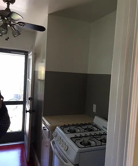 1438 Roycroft Ave — Photo 12