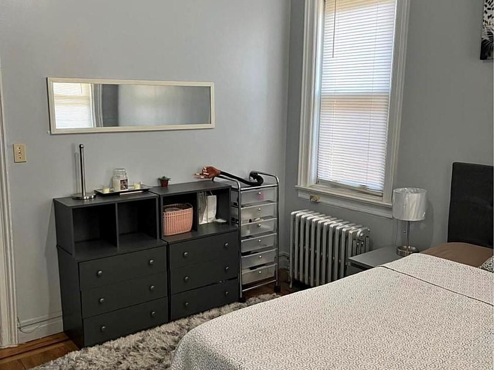 1st image of 2401 3rd Ave #1