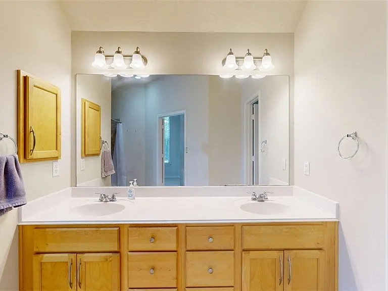 4307 Spring Hill Dr — Photo 14