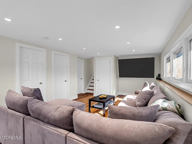 17 Arlene Dr — Photo 32