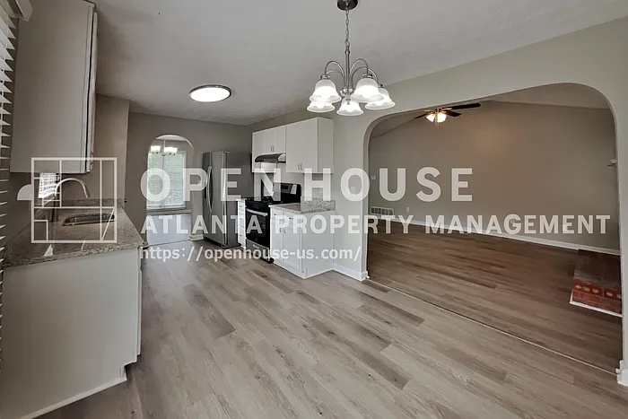 170 Sterling Dr — Photo 5