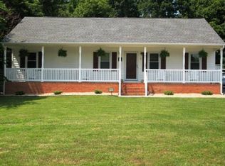 59 Luenburg Dr, Evington, VA 24550