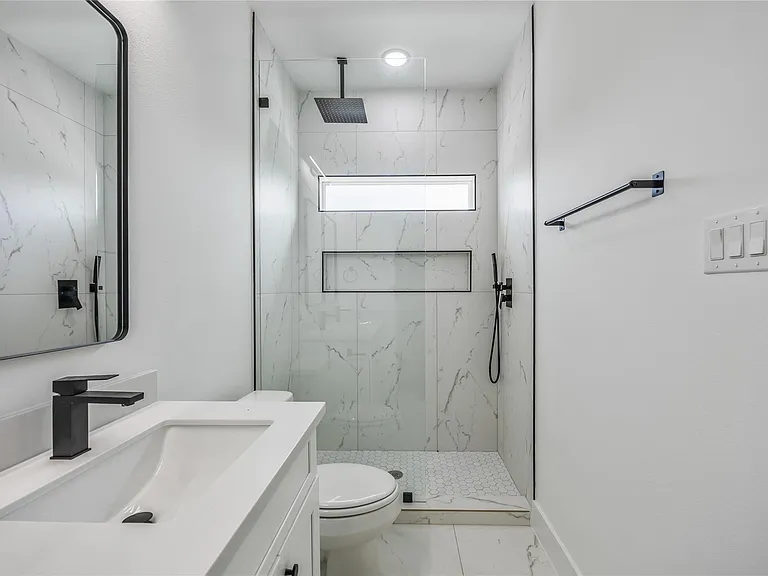 4804 Carmen St #B — Photo 23