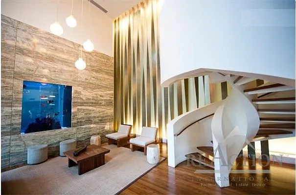 Sold by Reaction | media 19