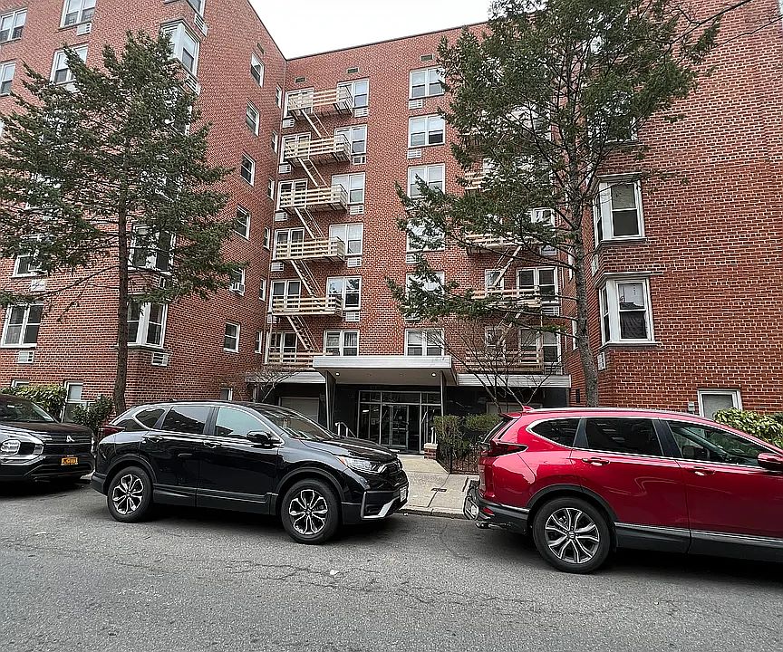 1st image of 1717 E 18th St APT 3P