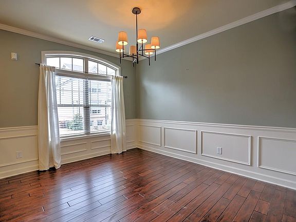 4th image of 1224 Lavista Cir NE