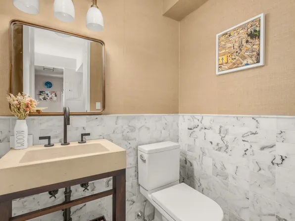 211 Madison Avenue image 5 of 7