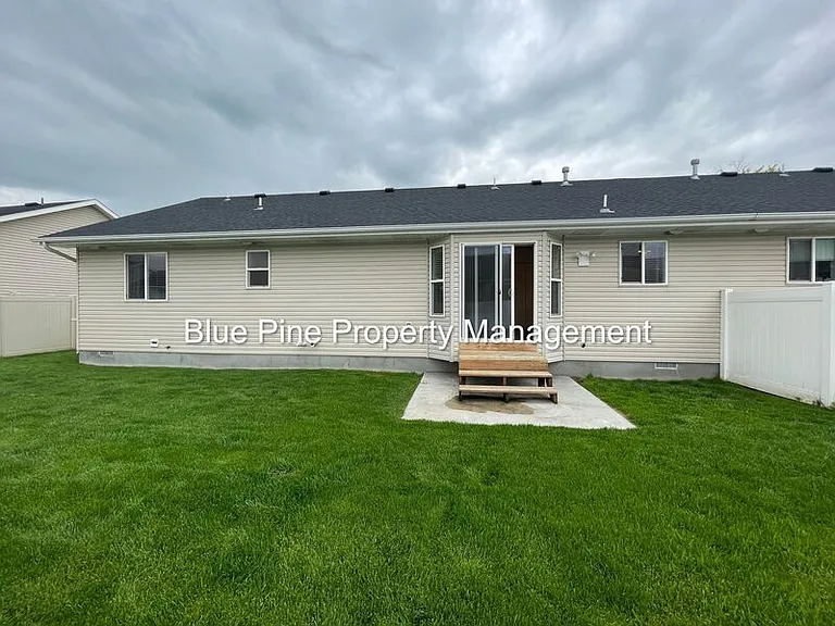 1156 Matchpoint Dr — Photo 20