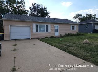 203 6th Ave, Hiawatha, IA