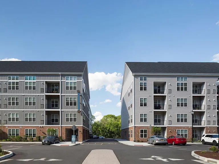 1 Kennedy Flats Apartments — Photo 38