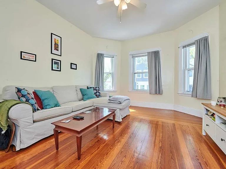 48 Wordsworth St #2 — Photo 6