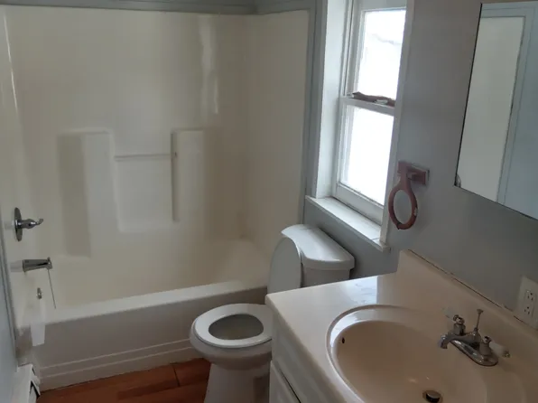 10 York Ave APT 2, Monticello, NY 12701