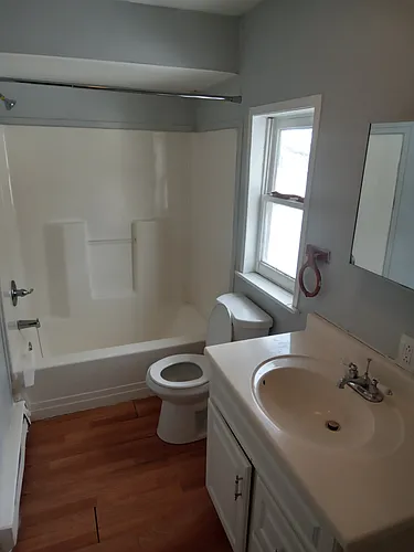 10 York Ave Photo 1