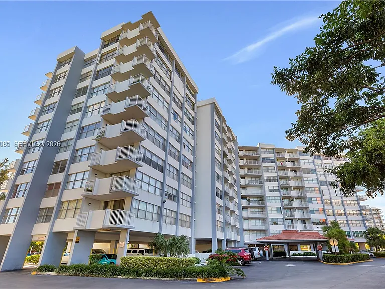 1200 NE Miami Gardens Dr #1005W — Photo 36