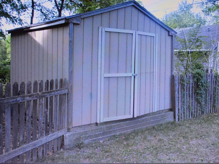 927 1/2 Maple St — Photo 2