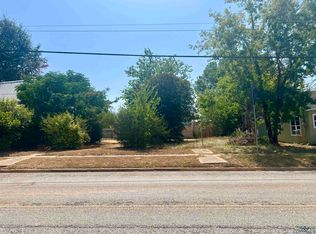 214-216 N Dean St, Gladewater, TX 75647