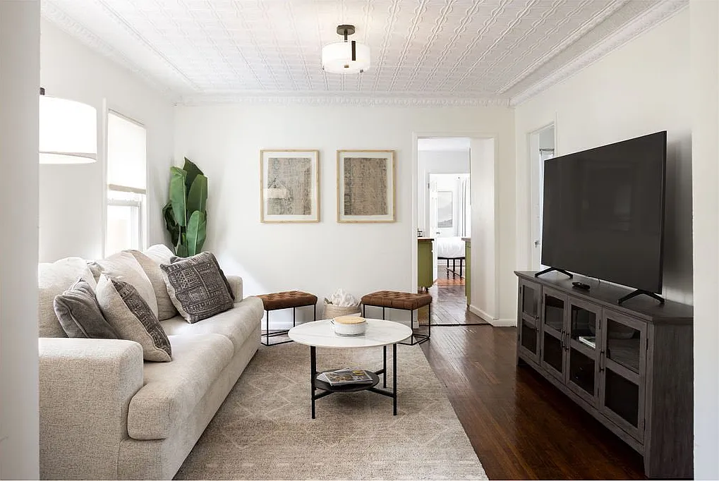 2 bed, 930 sqft, $2,500 — Photo 4