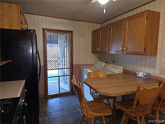 5th image of 701 Genesee St