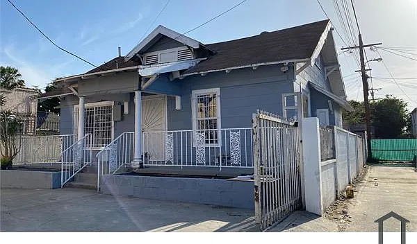 8415 S San Pedro St — Photo 10