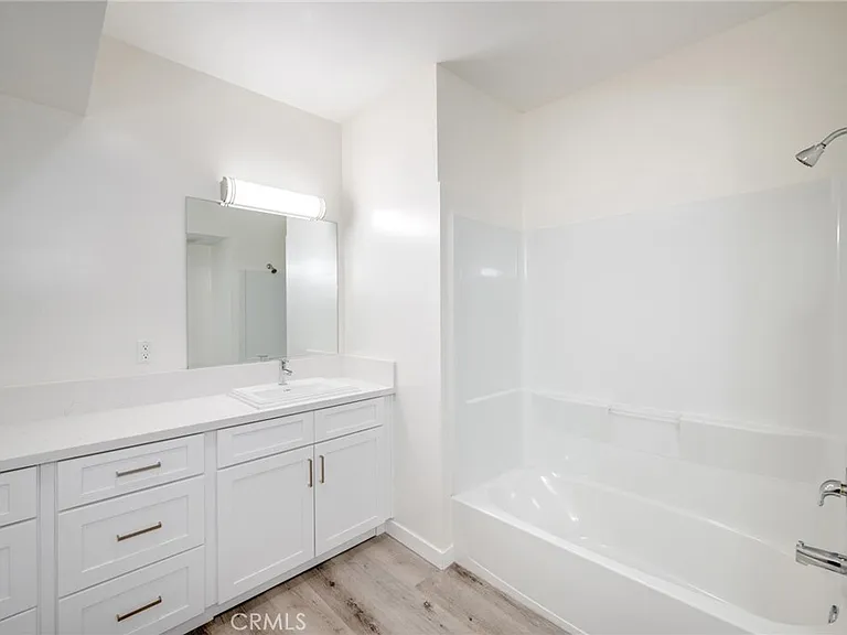 14526 Hartland St #307 — Photo 21