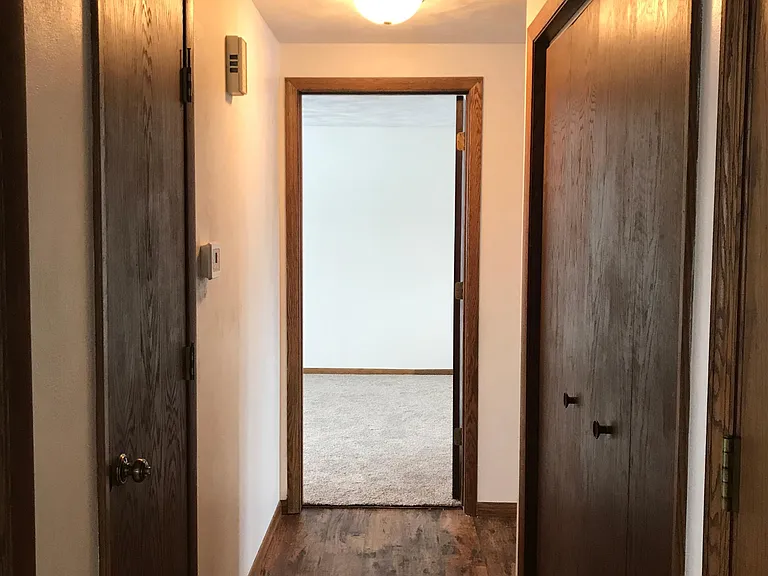 543 Ashbury Dr — Photo 8