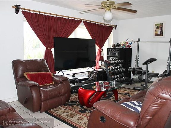 4th image of 3140 SW 12th Pl