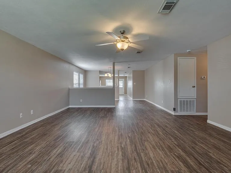 5536 Camarillo Dr — Photo 3