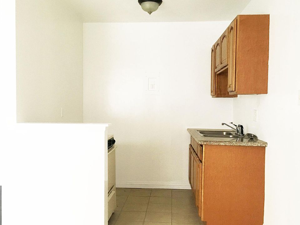 1st image of 1828 W Sumac Ln APT 4