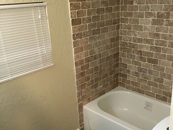 3rd image of 630 W Washington St