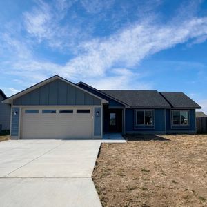 1305 Broce Bnd, Dodge City, KS, 67801