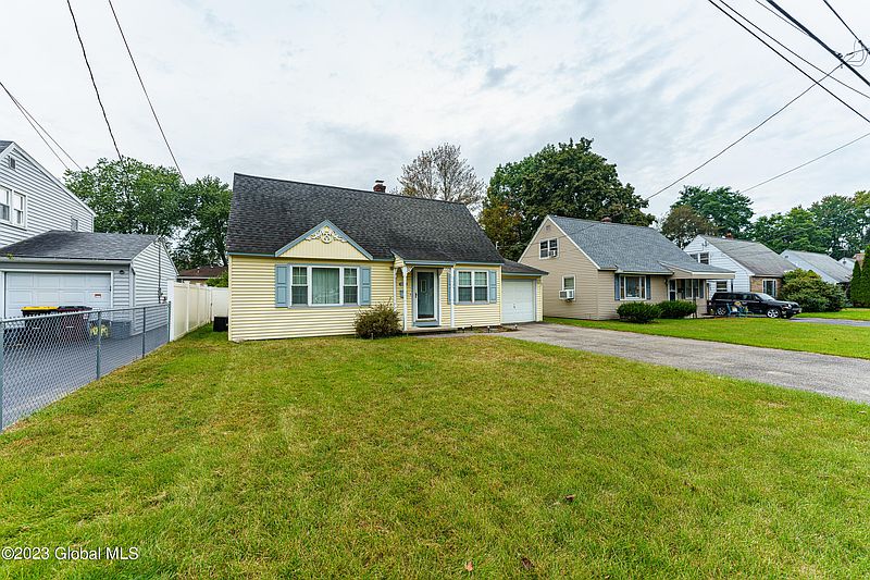 2nd image of 2107 Fiero Avenue