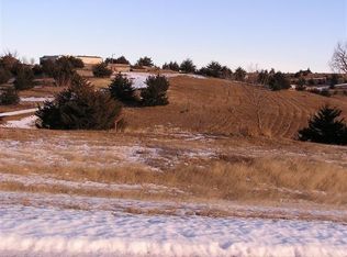 123 Sherwood Dr, Yankton, SD 57078