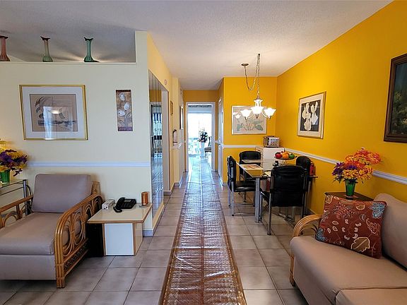 4th image of 15610 NE 6th Avenue #42c
