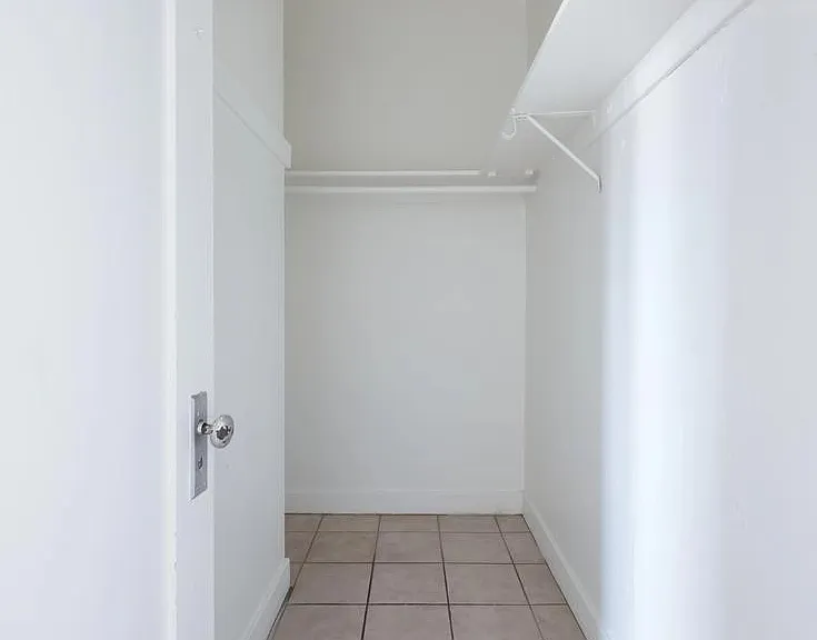 257 S Kenmore Ave #103 — Photo 16