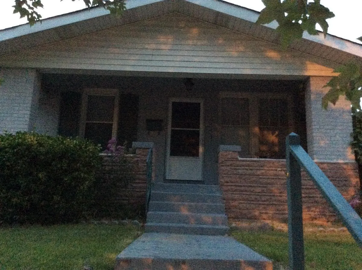 6443 Southwest Ave photo 1