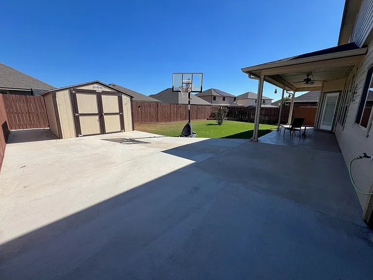 5561 Othello Dr — Photo 56