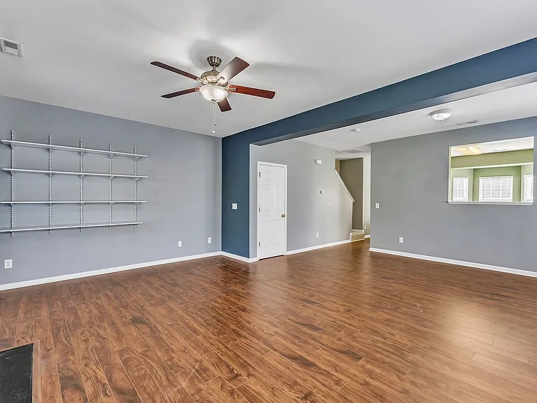 2720 Gross Ave — Photo 5