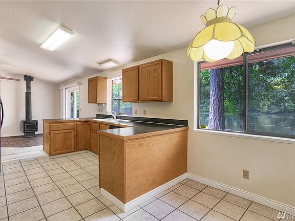 5th image of 7608 Ostrich Dr SE