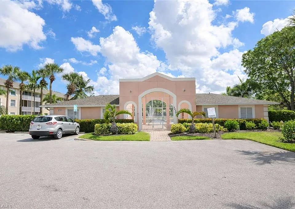 3225 Cypress Glen Way #105