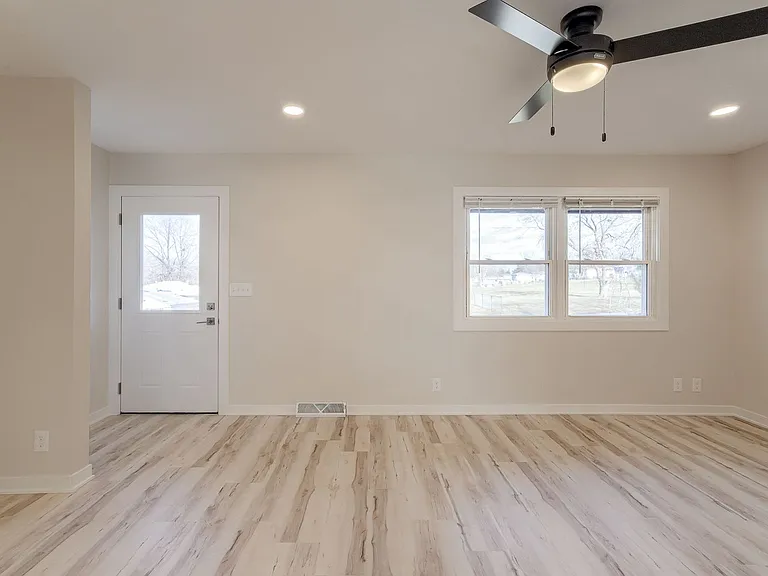 12455 Weir St — Photo 3