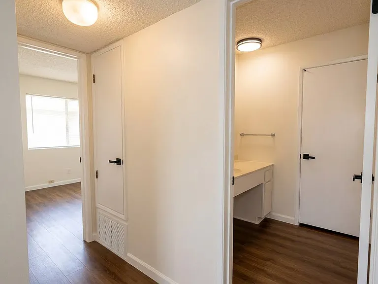 796 Woodside Ln E #11 — Photo 9